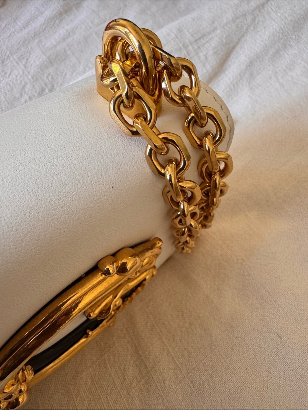 Dolce & Gabbana White Leather Shoulder Bag with Gold DG Logo NEW - Picture 9 of 10